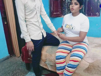 Xxxsoniya masturbates Indian house maid's gigantic milk can with her accomplished forearms