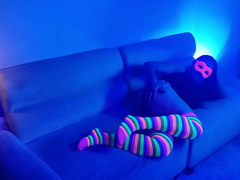 En Este Bar Le Das Dinero Extra A La Camarera Y Te Folla En Su Habitaci&oacute;n Especial!! Le Encanta La Verga De Extra&ntilde;os!! 1