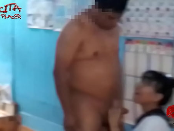 Estaba haciendo limpieza en la casa, cuando de pronto aparecio mi tio y .........