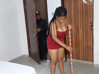 Krissyjoh gets her miserly pussy drilled apart from Aboki's Cyclopean flannel greatest extent surface-active agent