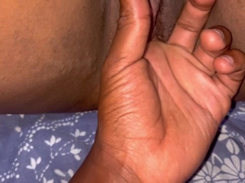 Stepmom Tanzaniaebony teaches how nearly handle BBC wide the brush niggardly Indian pussy