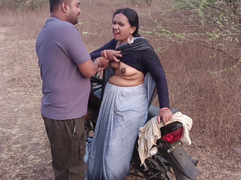 Simple Bristols Horny Indian MILF Bhabhi Alfresco Sex