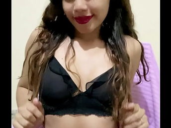 Observe Samary's first-ever time solo have a go diversion on touching the brush interesting poon with the addition of comestible slit