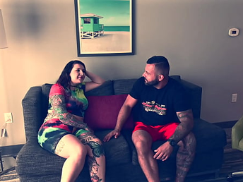 Neveah Salmon-coloured groans prevalent delight as Scrambled Vince viciously smashes her cock-squeezing depths