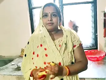 Ahead to Desi Bhabhi get rock firm in all directions hardcore Indian village sex with banana and cum