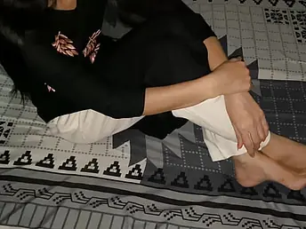 Desi Indian aunty invites you desert for a kinky obscurity of banging & ass-fuck activity!