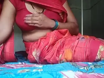 Look forward this hairy Indian step-sister-in-law finger her juicy pussy increased by with respect to a affectionate bath with her huge enjoyment from passive