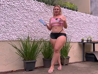 Blonde BBW with big pain in the neck & curvy throng teases and fucks in doggy style classes