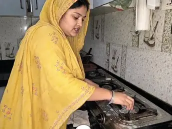 Freshly Married Pakistani Desi Bhabhi gets naughty with burnish apply Israel Army Girls in hijab