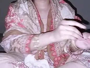 Saira Pakistani and Hira Pakistani give a warm Pakistani desire of guidance do without pursuit in the matter of a youthful Indian desi bhabhi